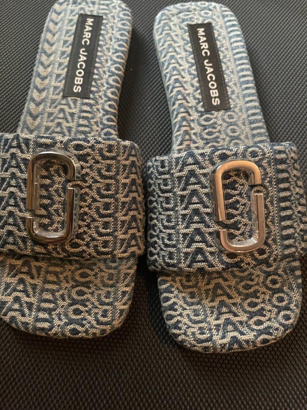 Marc Jacobs Slides - Picture 2 of 2